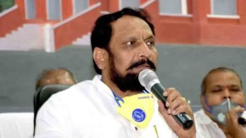 KSRTC BMTC Strike: ಸಾರಿಗೆ ಸಿಬ್ಬಂದಿಯಿಂದ 60 ಬಸ್​ಗಳ ಮೇಲೆ ದಾಳಿ; ಪೊಲೀಸ್ ಕ್ರಮ ಗ್ಯಾರೆಂಟಿ ಎಂದ ಸಚಿವ ಲಕ್ಷ್ಮಣ ಸವದಿ