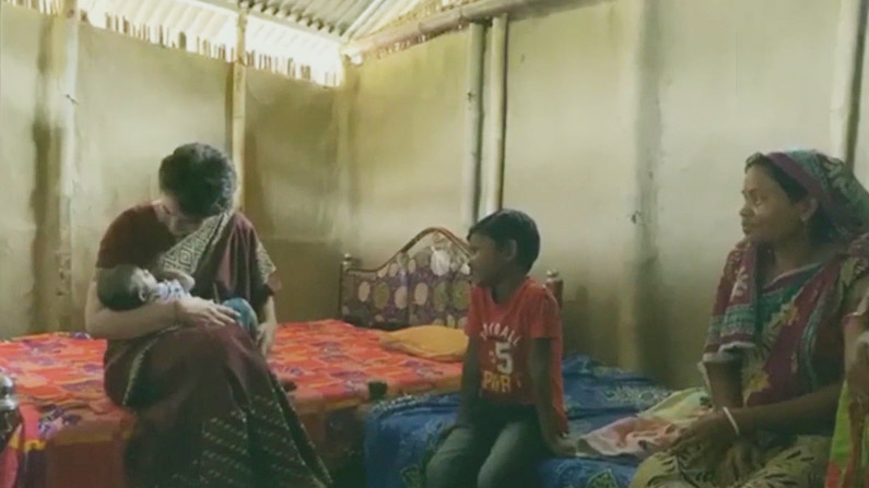 PRIYANKA GANDHI AT TEA WORKERS HOME