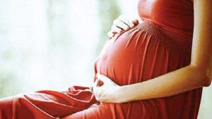 ರಾಮನಗರ ಕ್ವಾರಂಟೈನ್​ ಕೇಂದ್ರದಲ್ಲಿ ಗರ್ಭಿಣಿಯರ ಗೋಳಾಟ.. ಊಟದಲ್ಲಿ ಹುಳು, ಮಾತ್ರೆ ತಿಂದ್ರೆ ಹೊಟ್ಟೆ ನೋವು, ಸ್ವಚ್ಛತೆ ಇಲ್ಲವೇ ಇಲ್ಲ