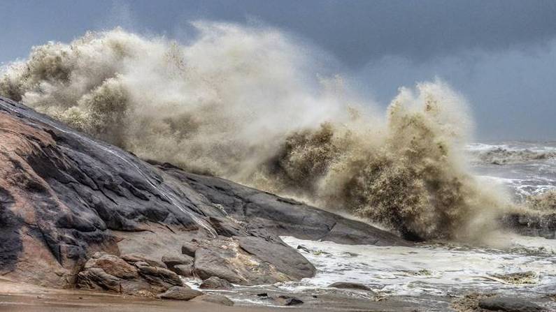 Cyclone Tauktae Photos