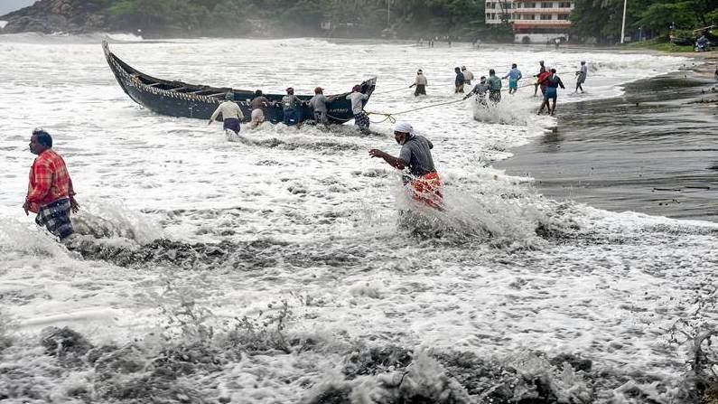 Cyclone Tauktae Photos