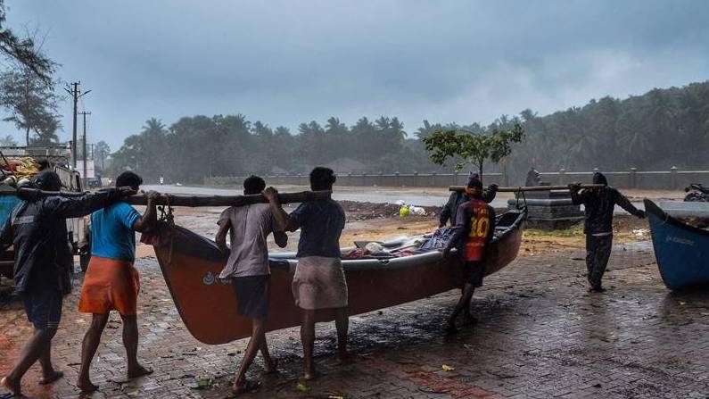 Cyclone Tauktae Photos
