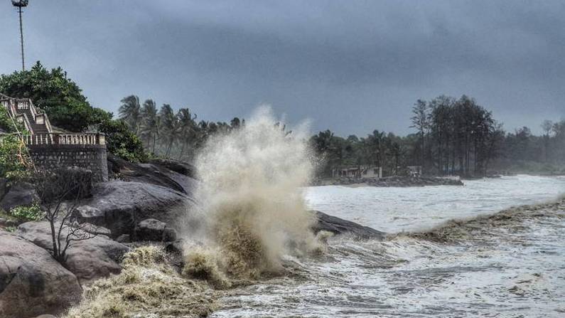 Cyclone Tauktae Photos