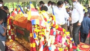 Siddalingaiah Funeral: ಸಕಲ ಸರ್ಕಾರಿ ಗೌರವದೊಂದಿಗೆ ನಡೆದ ಡಾ.ಸಿದ್ದಲಿಂಗಯ್ಯ ಅಂತ್ಯಸಂಸ್ಕಾರ; ಕೊನೆಯ ಫೋಟೊಗಳು ಇಲ್ಲಿವೆ