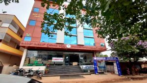 ಕೊರೊನಾಗೆ ನಿವೃತ್ತ ಕೆಇಬಿ ನೌಕರ ಬಲಿ; 4 ಲಕ್ಷ ಹಣ ಕಟ್ಟಿ ಬಾಡಿ ತೆಗೆದುಕೊಂಡು ಹೋಗಿ ಅಂತಿರೋ ಸೂಪರ್ ಸ್ಪೆಷಾಲಿಟಿ ಆಸ್ಪತ್ರೆ