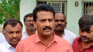 ಅಕ್ಕ ನಮ್ಮ ಕ್ಷೇತ್ರದ ಕಡೆಯೂ ಬನ್ನಿ, ಇಲ್ಲಿನ ಗಣಿಗಾರಿಕೆ ನಿಲ್ಲಿಸಿಕೊಡಿ.. ಸಂಸದೆ ಸುಮಲತಾಗೆ ನಾಗಮಂಗಲ ಶಾಸಕ ಸುರೇಶ್‌ ಗೌಡ ವ್ಯಂಗ್ಯ