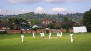 ವನಿತೆಯರ ಕ್ರಿಕೆಟ್ ಪಂದ್ಯಾವಳಿ ನಡುವೆ ಮೈದಾನಕ್ಕೆ ಎಂಟ್ರಿ ಕೊಟ್ಟ ಶ್ವಾನ ಮಾಡಿದ್ದೇನು ಗೊತ್ತಾ! ವಿಡಿಯೋ ನೋಡಿ 