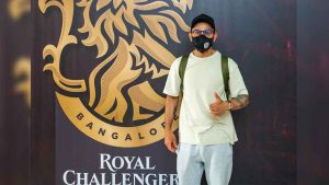 Virat Kohli: ಆರ್​ಸಿಬಿ ತಂಡ ಸೇರಿಕೊಂಡ ವಿರಾಟ್ ಕೊಹ್ಲಿ, ಮೊಹಮ್ಮದ್ ಸಿರಾಜ್ 