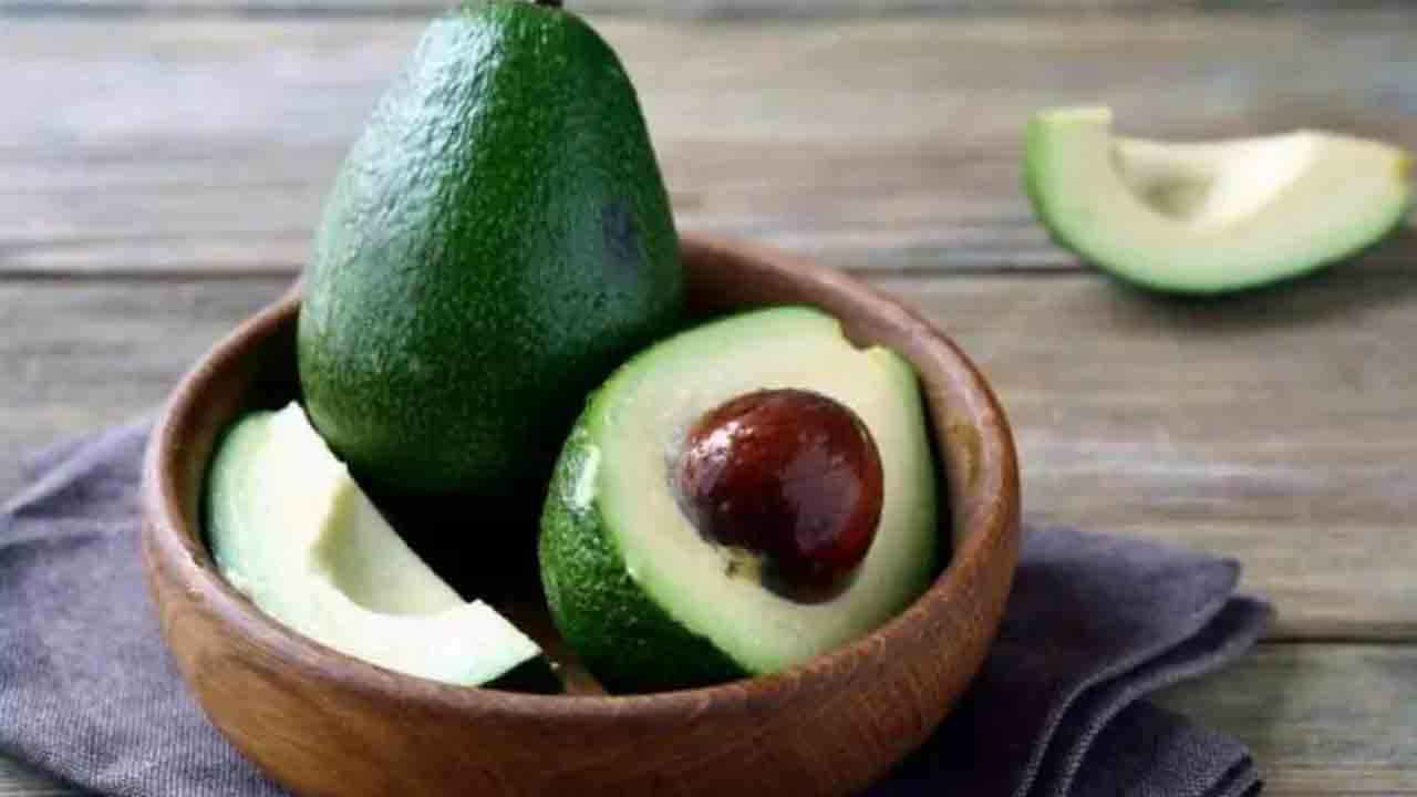 Know about Avocado benefits check in kannada Avocado Benefits ಆವಕಾಡೊ ಹಣ್ಣು ಆರೋಗ್ಯದ ಜತೆಗೆ