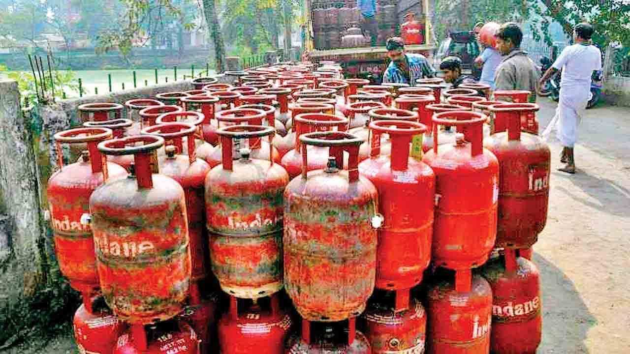 Commercial LPG Gas Cylinder Price Hike by 250 Rupees Jet Fuel Price