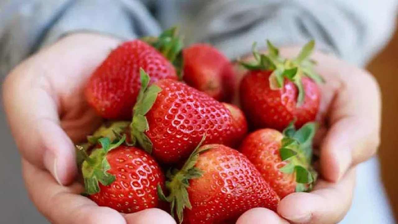Strawberry Benefits Strawberry keeps the heart healthy, include it in